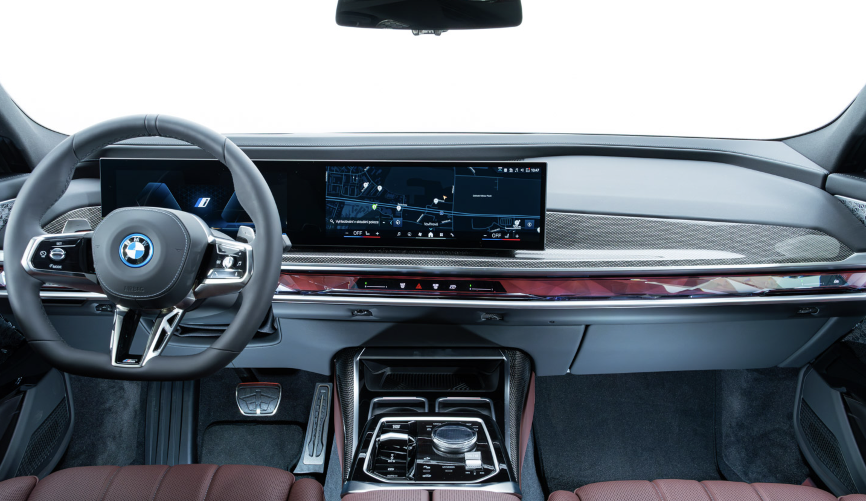 BMW 750e hybrid xDrive Msport | luxusní hybridní limuzína | nové české auto | skladem | černá Sapphire| hnědá kůže Amarone | maximální výbava | 3.0 benzín + elektro = výkon 489 koní | VIP sleva | nákup online | AUTOiBUY.com